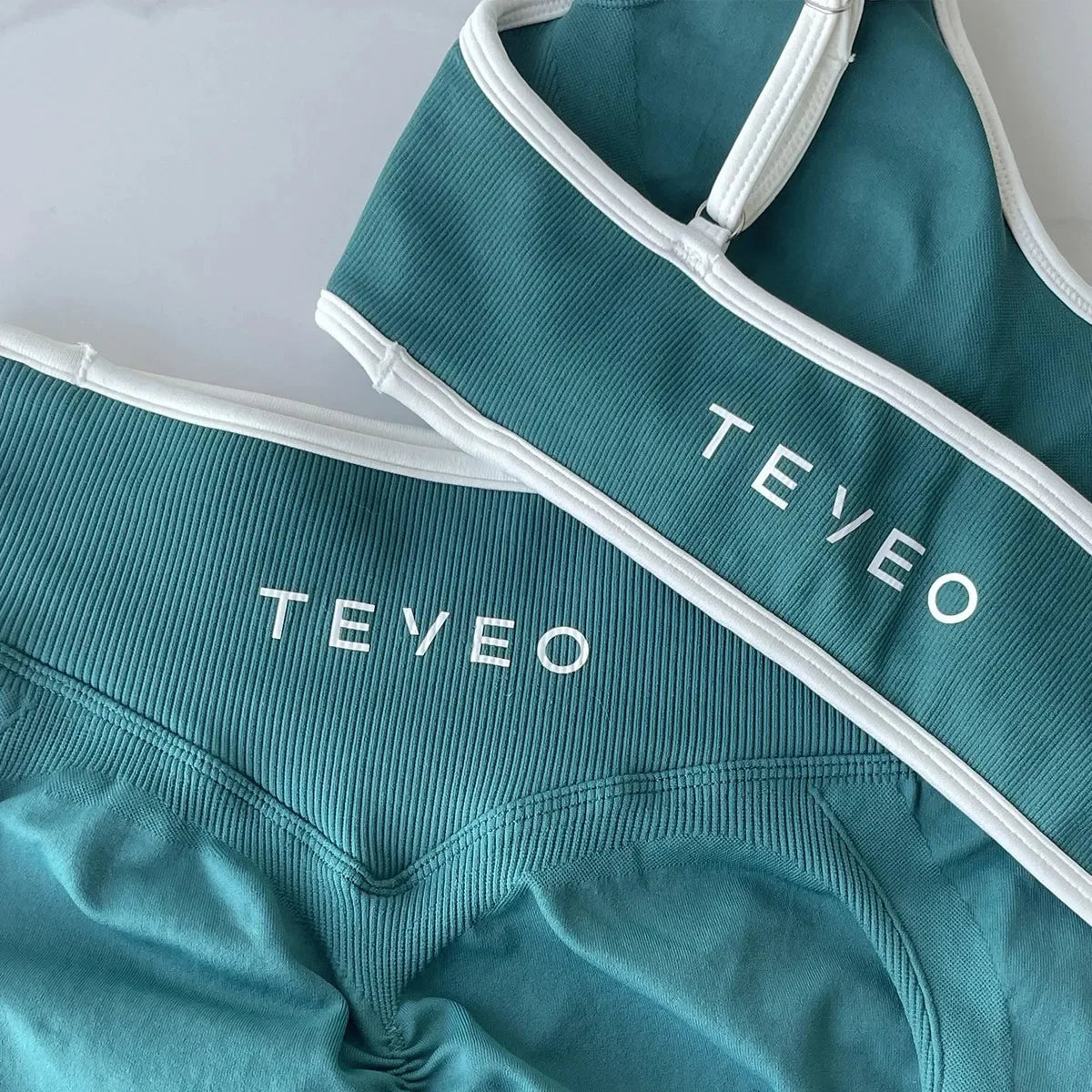 TEVEO 2 Pieces Gym Set Woman leggings set Workout Clothes Bra set Seamless Scrunch legging Yoga Set 250716