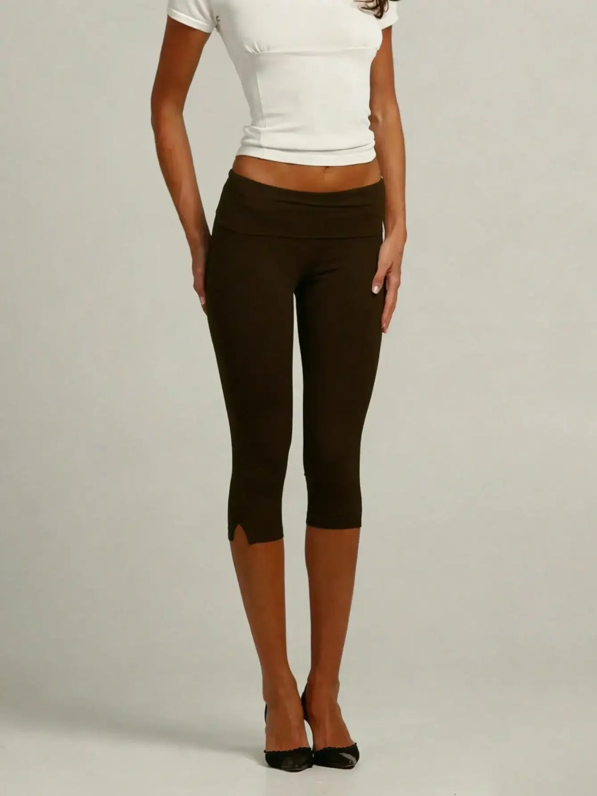 Women's Y2K Low Waist White Capri Leggings Fold Over Waistband Split Hem Solid Color Slim Fit Stretchy Cropped Leggings Buttery